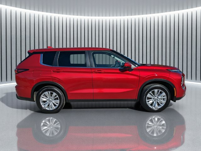 New 2026 Mitsubishi Outlander ES FWD image 3