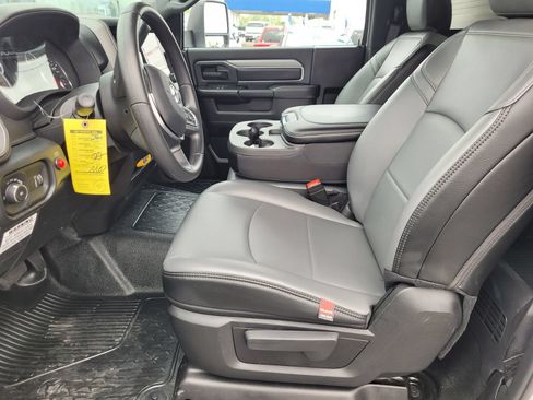 New 2026 RAM 5500 Tradesman w/ Chrome Appearance Group AWD/4WD image 7