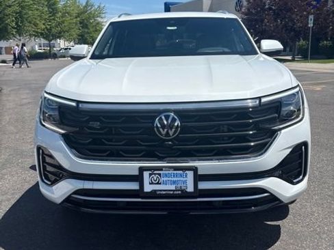 Used 2024 Volkswagen Atlas Cross Sport SEL Premium R-Line AWD/4WD image 9