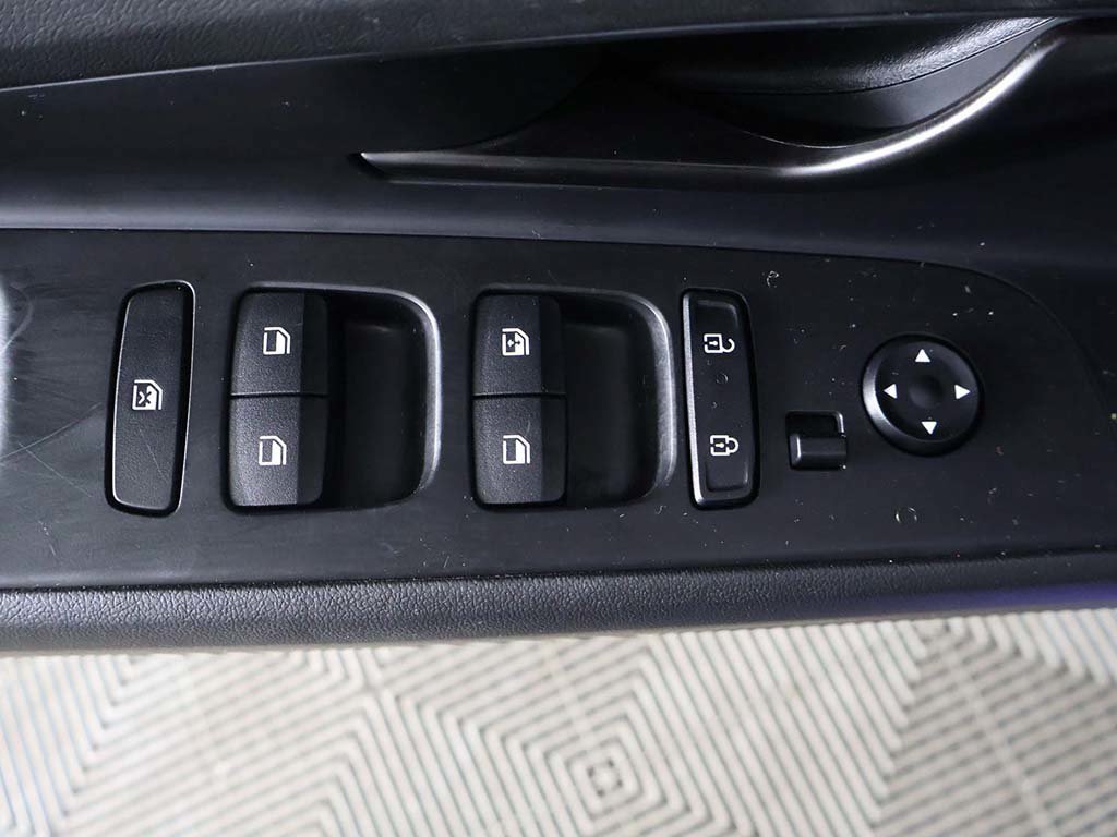 Used 2025 Hyundai Elantra Sport w/ Cargo Package FWD image 32