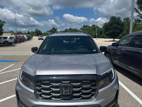 Used 2022 Honda Passport TrailSport image 2