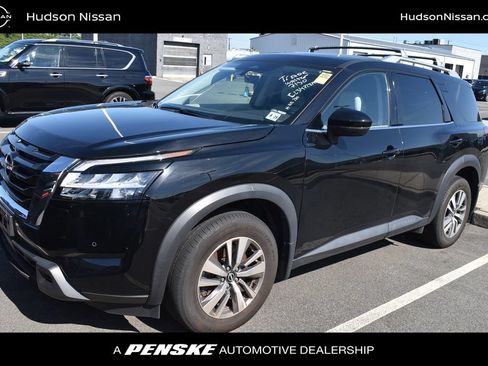 Used 2023 Nissan Pathfinder SL AWD/4WD image 1