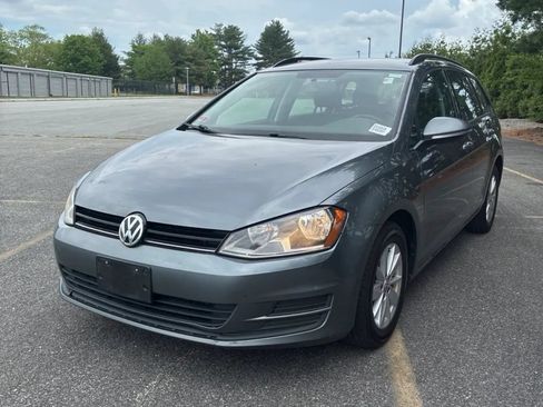 Used 2017 Volkswagen Golf S FWD image 1