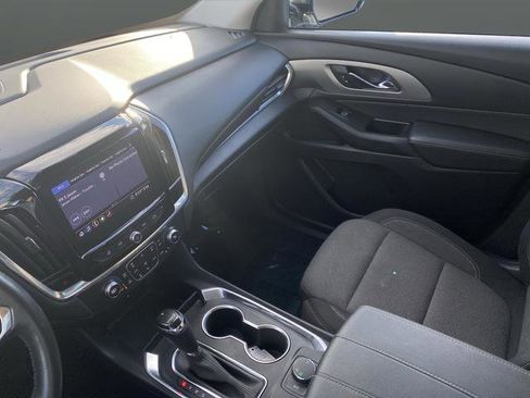 Used 2020 Chevrolet Traverse LT image 21