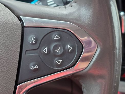 Used 2019 Chevrolet Traverse LT w/ LT Premium Package AWD/4WD image 22