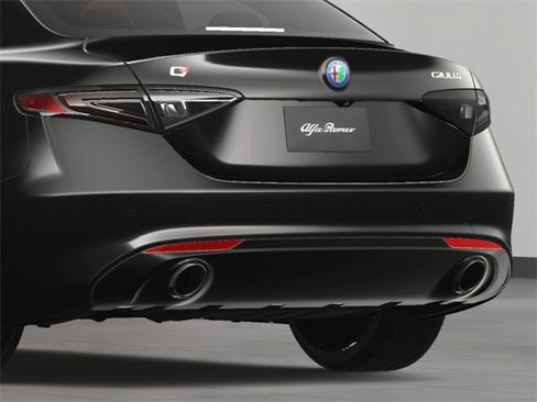 New 2025 Alfa Romeo Giulia w/ Driving Assist Package image 16