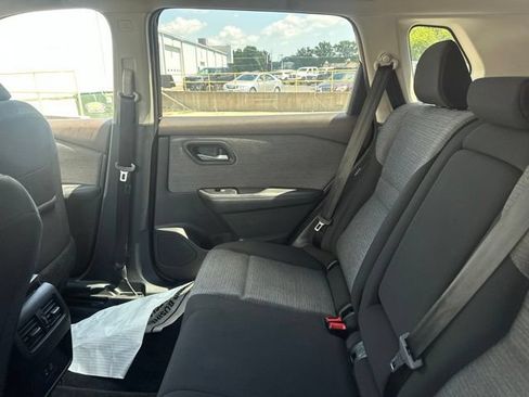 Used 2023 Nissan Rogue SV FWD image 22
