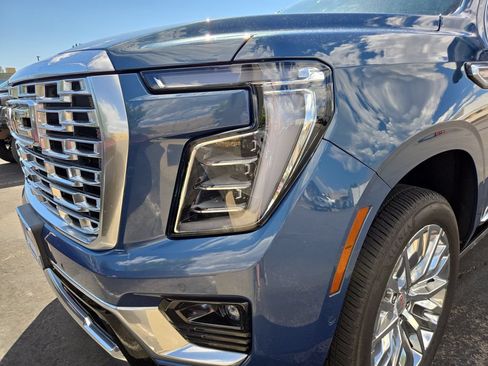Used 2026 GMC Yukon XL Denali w/ Sun & Power Step Package AWD/4WD image 2