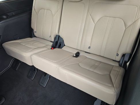 Used 2024 Ford Expedition Limited AWD/4WD image 17