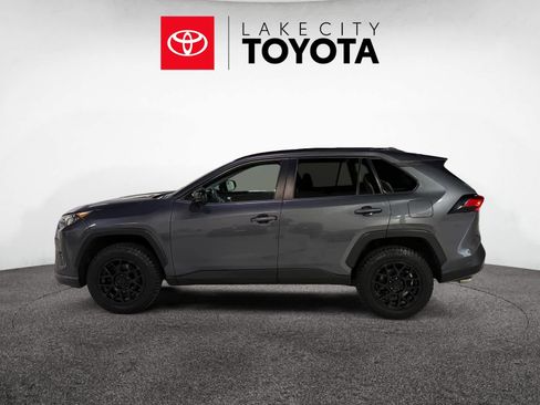 Used 2021 Toyota RAV4 LE image 3