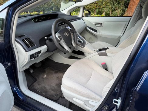 Used 2012 Toyota Prius Two FWD image 11