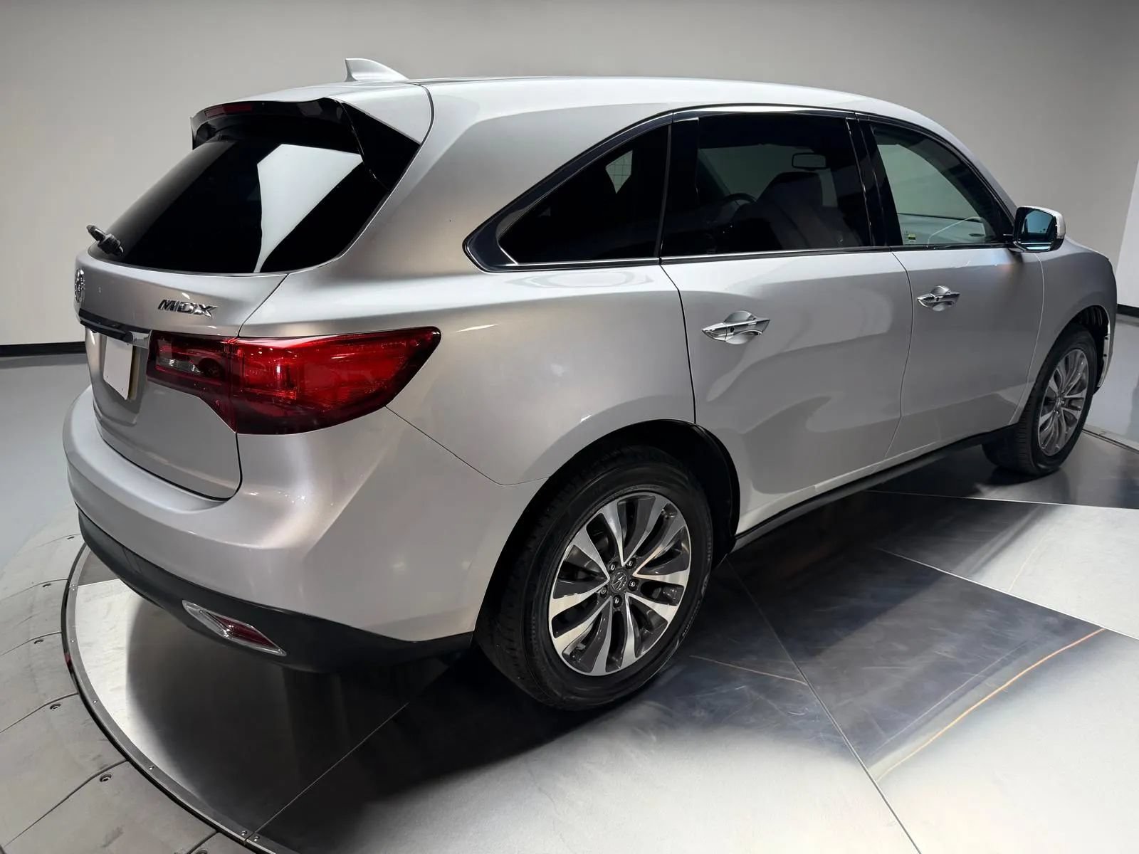 Used 2014 Acura MDX w/ Technology Package FWD image 2