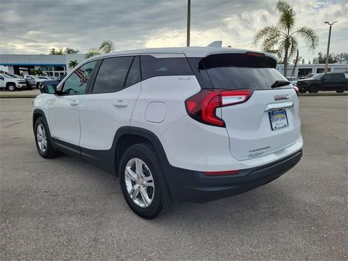 Certified 2024 GMC Terrain SLE image 3