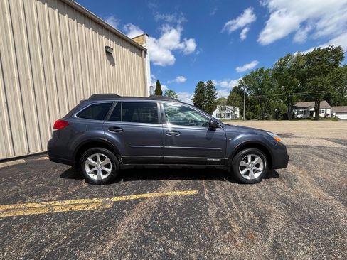 Used 2014 Subaru Outback 2.5i Limited AWD/4WD image 5