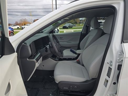 Certified 2025 Hyundai Kona SEL image 11