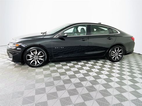 Used 2018 Chevrolet Malibu LT w/ Leather Package image 4