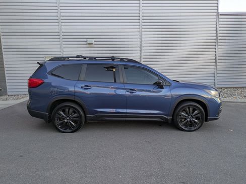 Used 2022 Subaru Ascent Onyx Edition image 2