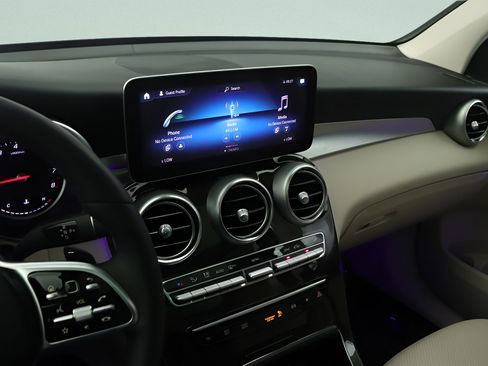 Certified 2022 Mercedes-Benz GLC 300 image 9