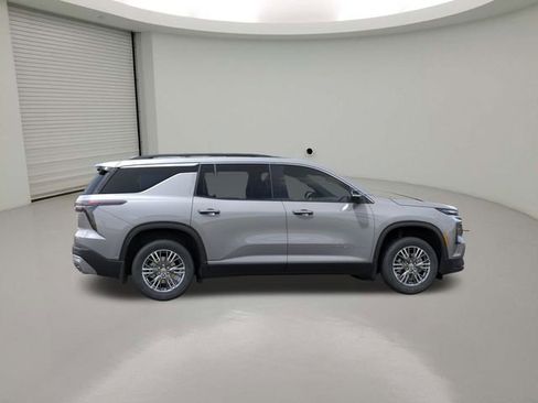 New 2026 Chevrolet Traverse LT w/ Driver Confidence Package image 5