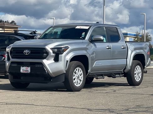 Used 2025 Toyota Tacoma SR5 image 10