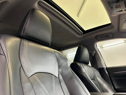 Used 2020 Lexus RX 450hL Luxury image 16