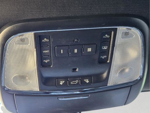 Used 2018 Jeep Grand Cherokee Overland image 21