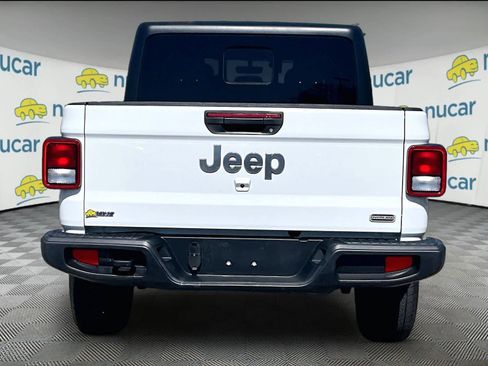 Used 2023 Jeep Gladiator Overland AWD/4WD image 5