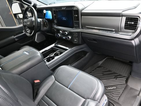 Used 2025 Ford F350 Platinum image 41