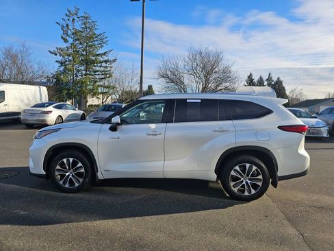 Used 2020 Toyota Highlander XLE image 4