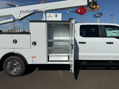 New 2026 Ford F550 4x4 Crew Cab image 7
