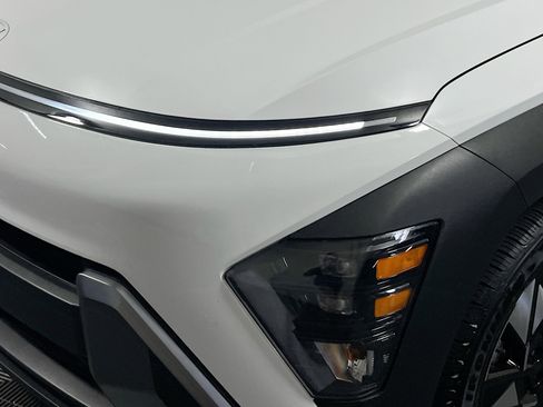 Used 2024 Hyundai Kona SEL FWD image 11