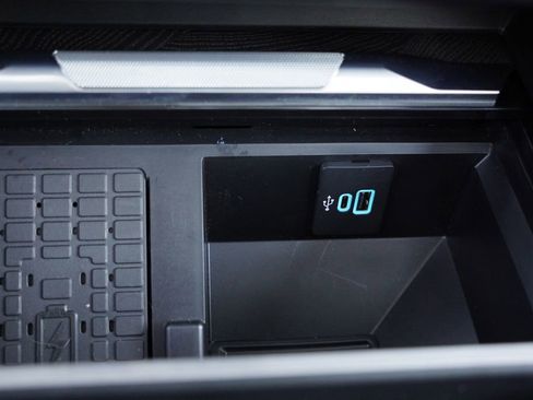 Used 2024 Ford F350 Platinum w/ Tremor Off-Road Package image 30