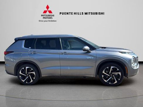 Used 2023 Mitsubishi Outlander SEL image 4