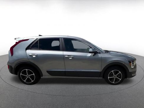 Used 2026 Kia Niro LX FWD image 16