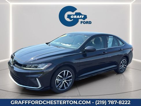 Used 2025 Volkswagen Jetta SE FWD image 1