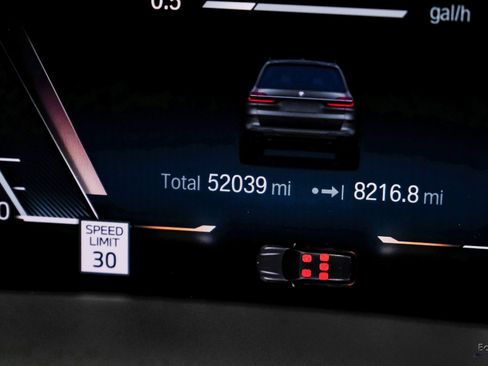 Used 2023 BMW X7 M60i w/ Executive Package image 68