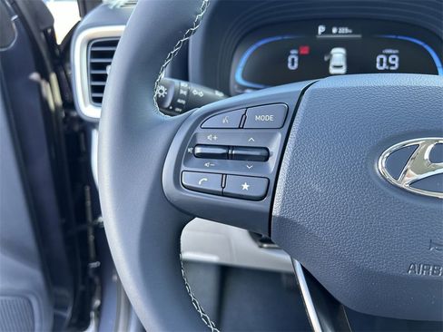 New 2025 Hyundai Venue Limited image 27