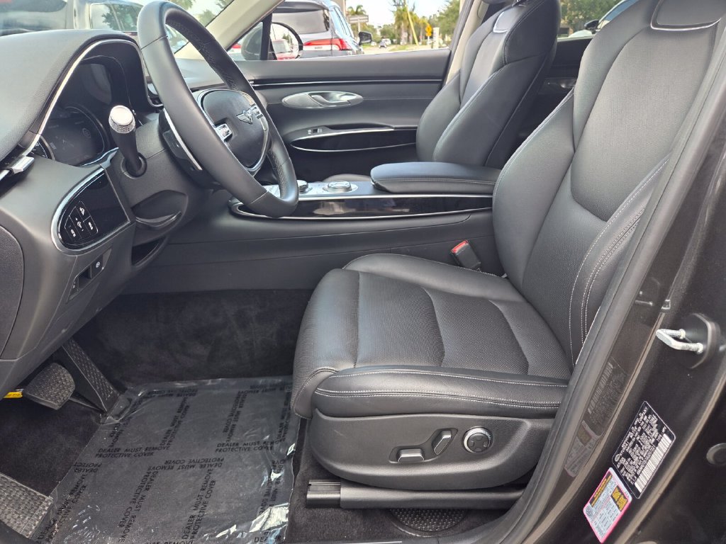 Used 2025 Genesis GV70 2.5T AWD/4WD image 9