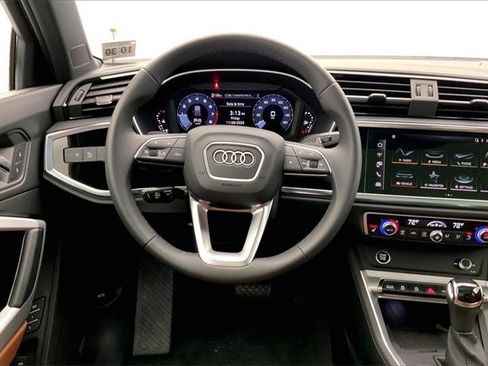 Certified 2025 Audi Q3 2.0T Premium image 5