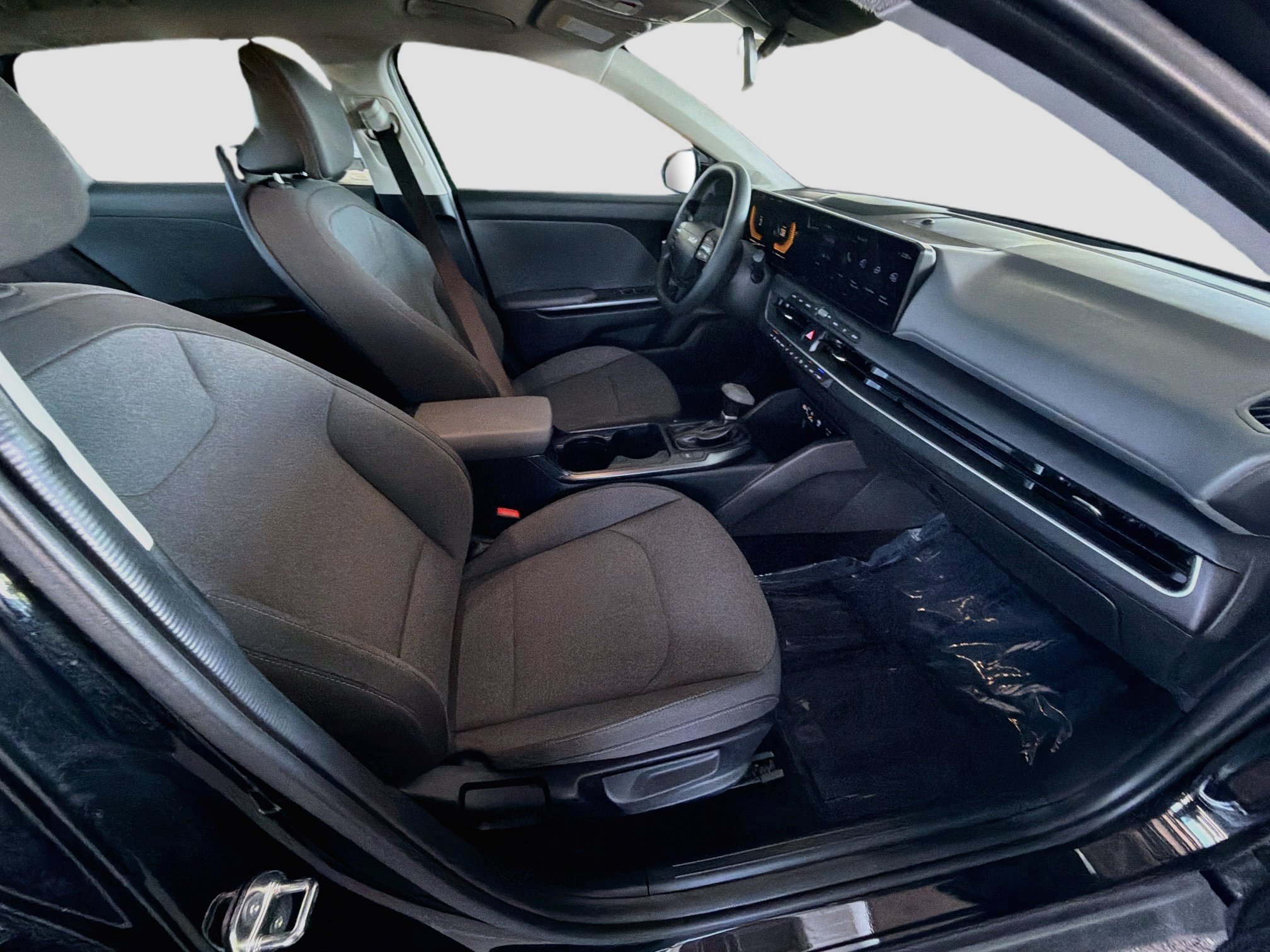Used 2025 Kia K4 FWD image 28