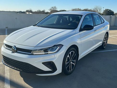 Used 2025 Volkswagen Jetta Sport image 8