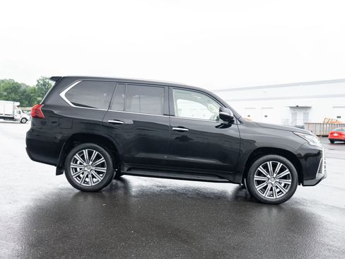 Used 2017 Lexus LX 570 4WD w/ Luxury Package image 7