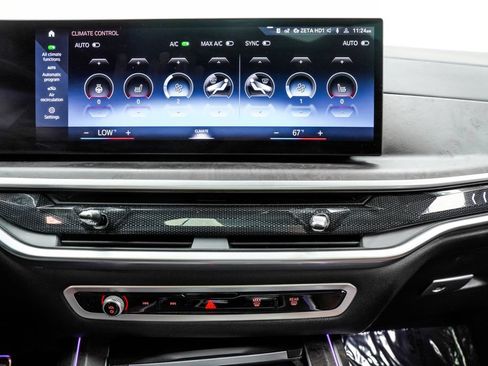 Used 2023 BMW X7 xDrive40i w/ M Sport Package AWD/4WD image 29