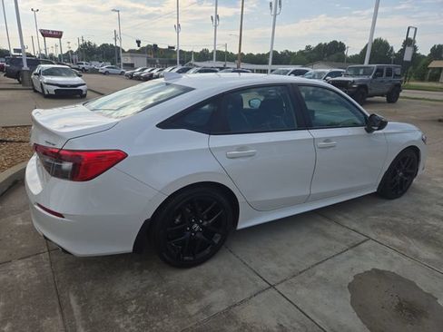 Used 2023 Honda Civic Sport image 5