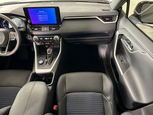 Used 2025 Toyota RAV4 XSE AWD/4WD image 30