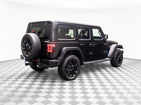 Used 2021 Jeep Wrangler Unlimited Sahara image 6
