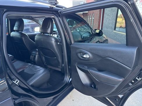 Used 2020 Jeep Cherokee Trailhawk w/ Cold Weather Group image 47