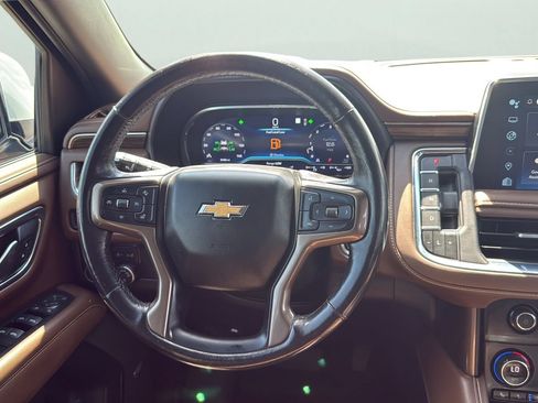 Used 2023 Chevrolet Suburban High Country RWD image 10