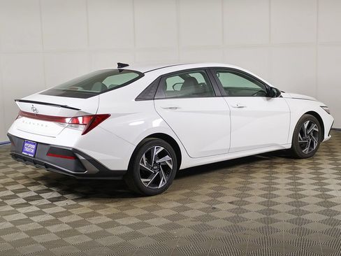 Certified 2025 Hyundai Elantra Sport FWD image 9