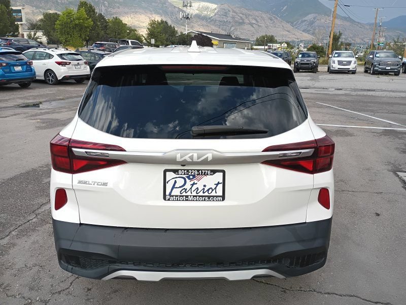 Used 2023 Kia Seltos LX AWD/4WD image 4